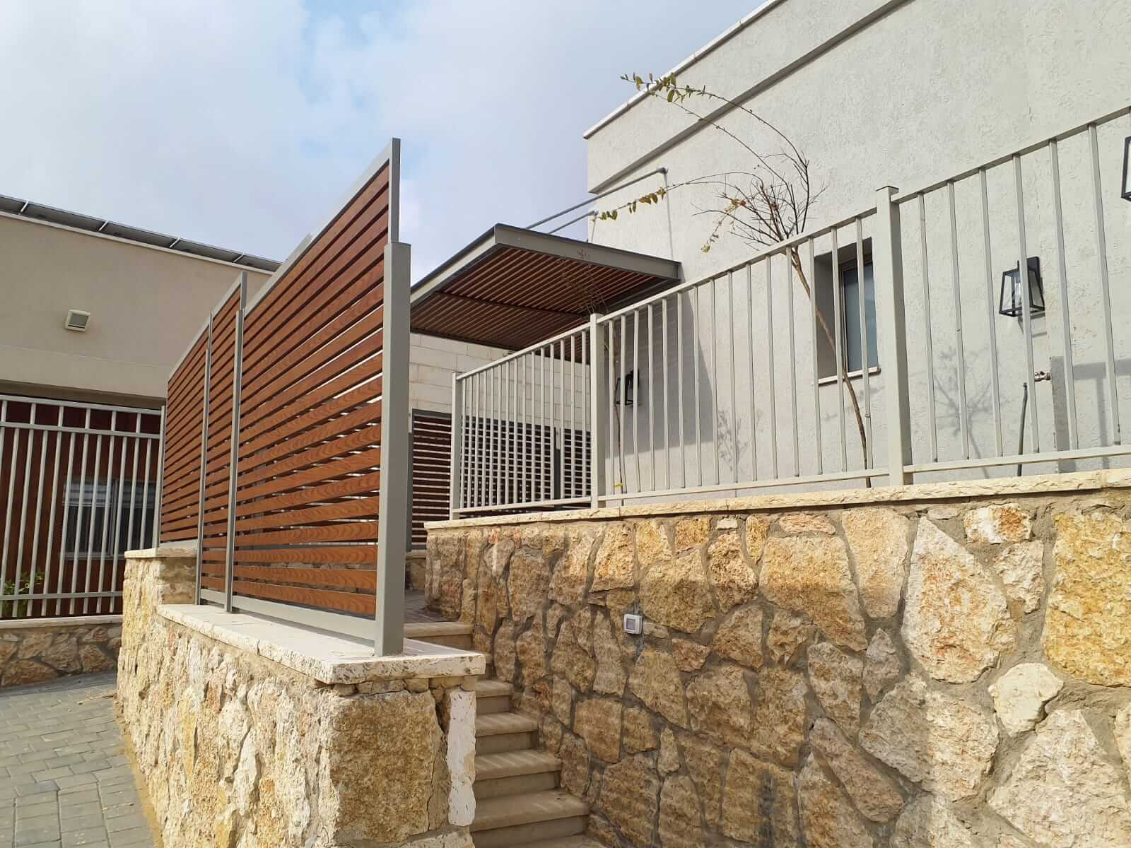 אדורה 2
