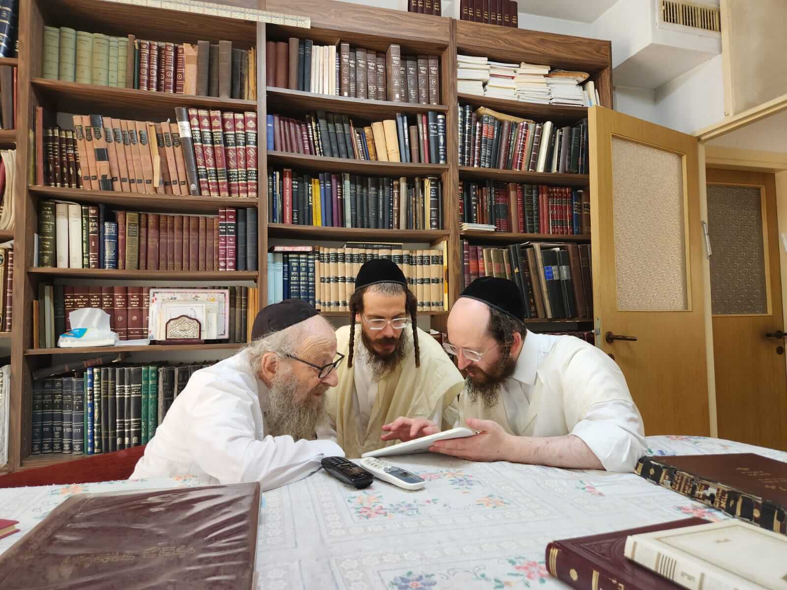 התייעצות הלכתית עם הגאון הרב מאיר פויזן שליטא (3)